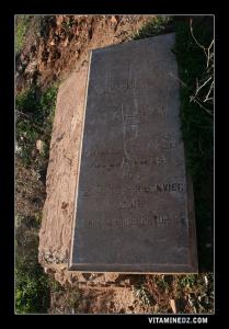 Pierre tombale au Cimetière chrétien de Gdyel ex- Saint Cloud