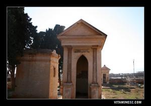 Cimetière chrétien de Gdyel ex- Saint Cloud : Caveau de la Famille Marcenard Antoine