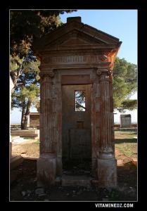 Cimetière chrétien de Gdyel ex- Saint Cloud, Caveau sans nom