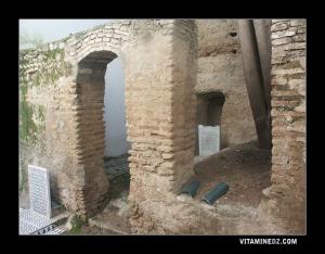 Petit Cimetière à l'intérieur de la Medrassa Khaldoniya