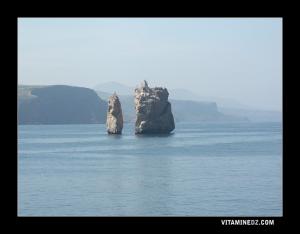 Rocher les 2 Frères (Ad fratres) également Phare du Port de Ghazaouet