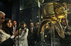 Argentine President Cristina Fernandez de Kirchner, second left, looks