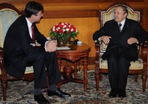 Algerian President Abdelaziz Bouteflika (R) meets Dutch Foreign Minister