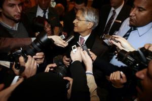 Algeria's Oil Minister and OPEC President Chakib Khelil (C)