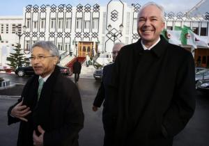 Algeria's Oil Minister and OPEC President Chakib Khelil (L)