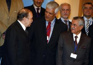 Saudi Oil Minister Ali al-Naimi (R) and OPEC Secretary