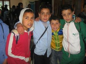 أطفال بالمكتبة العمومية لمدينة  دراع قبيلة  (11)