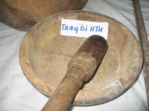 أواني خشبية بالمكتبة العمومية لمدينة  دراع قبيلة