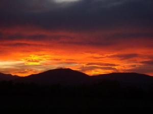 غروب الشمس على جبال ولاية  الطارف