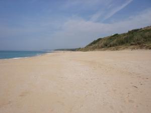 شاطئ بين  ديكا بلاج  و  قدوس