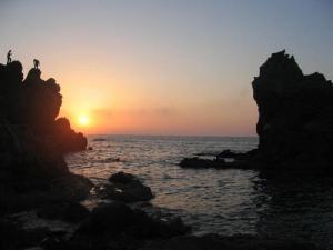 غروب الشمس على شاطئ  فيقوير  (ولاية بومرداس)