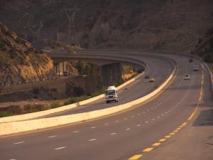 الطريق المؤدي إلى  حمام البيبان