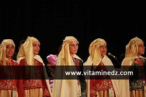 L’association Al Manara de Miliana, dirigée par Mohamed Landjerit aux cérémonies de cloture de Tlemcen 2011