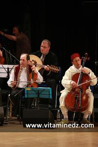 L\'Orchestre Maghrébin, dirigé par Rachi Guerbas aux Cérémonies de clôture de Tlemcen capitale de la culture islamique 2011 (24/04/2012)