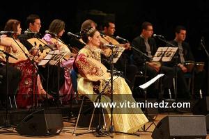 المطربة  ليلى برصالي  خلال  الحفل الإختتامي لفعاليات  تلمسان عاصمة الثقافة الإسلامية 2011  2