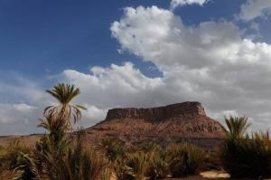 صورة لأحد جبال  إحرير