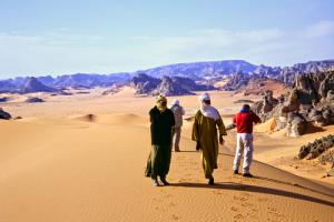 سياح بمنطقة  تين مرزوڨة  (ولاية إليزي)