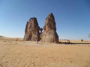 صخرة  البقرة الباكية  بضواحي  إليزي