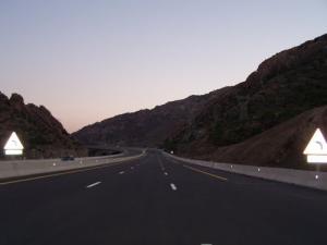 الطريق السيار شرق ـ غرب مرورا بمنطقة 