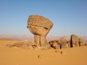 هندسة طبيعية بمنطقة  تيسراس