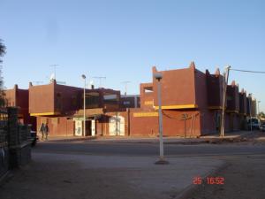 مباني سكنية بوسط مدينة  عين أم الناس