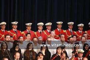 la chorale de   l’OSN (chef de chœur  Rabah Kadem), de la chorale d’ «  El han wa chabab », de la chorale et troupe de cornemuse d’ « El Hares El Djemhouri » ainsi que de chanteurs et solistes