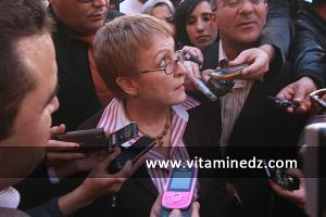 Khalida Toumi, ministre de la culture toujours disponible à réponde aux questions des journalistes