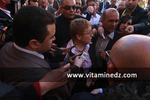 Khalida Toumi, ministre de la culture donnant des interviews à Tlemcen