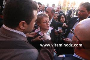 Khalida Toumi, ministre de la culture toujours disponible à réponde aux questions des journalistes