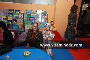 Madame Aida Guechoud à L\'espace enfants de la Bibliothèque Mohamed Dib