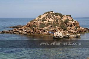 Un des ilots de la Plage de Sbiat, entre Bouzedjar et Sassel