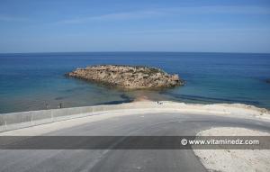 Descente vertigineuse vers la Plage de Sbiat