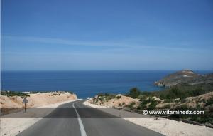 Route vers la Plage de Sbiat, entre Bouzedjar et Sassel