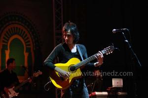 Hcen Agrane du groupe Caméléon aux cérémonies de clôture de Tlemcen capitale de la culture islamique 2011 (21/04/2012)