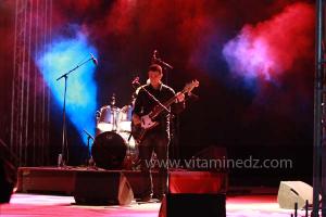 Yanis chakib Aidja Guitare Solo du groupe Caméléon aux cérémonies de clôture de Tlemcen capitale de la culture islamique 2011 (21/04/2012)