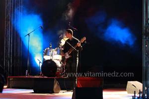 Yanis chakib Aidja Guitare Solo du groupe Caméléon aux cérémonies de clôture de Tlemcen capitale de la culture islamique 2011 (21/04/2012)