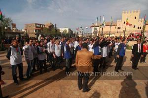 Jeunes tlemceniens mobilisés aux cérémonies de clôture de Tlemcen capitale de la culture islamique 2011 (21/04/2012)