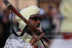 Parade populaire de groupe folkloriques algériens aux cérémonies de clôture de Tlemcen capitale de la culture islamique 2011 (21/04/2012)