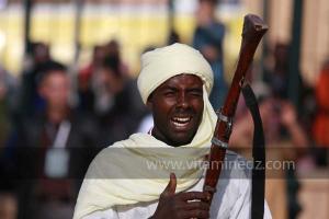 Parade populaire de groupe folkloriques algériens aux cérémonies de clôture de Tlemcen capitale de la culture islamique 2011 (21/04/2012)