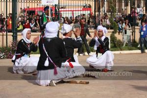 Association des Ouled Sidi Rabah de Ain Temouchent à la parade populaire de groupes folkloriques algériens aux cérémonies de clôture de Tlemcen capitale de la culture islamique 2011 (21/04/2012)