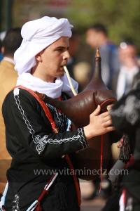 Association des Ouled Sidi Rabah de Ain Temouchent à la parade populaire de groupes folkloriques algériens aux cérémonies de clôture de Tlemcen capitale de la culture islamique 2011 (21/04/2012)