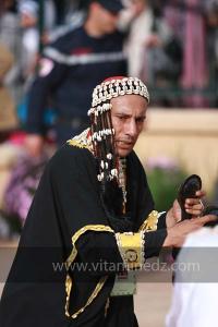 Troupe Diwan Gnaoua El Bahia d\'Oran à la Parade populaire de groupes folkloriques algériens aux cérémonies de clôture de Tlemcen capitale de la culture islamique 2011 (21/04/2012)