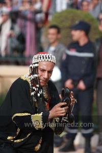 Troupe Diwan Gnaoua El Bahia d\'Oran à la Parade populaire de groupes folkloriques algériens aux cérémonies de clôture de Tlemcen capitale de la culture islamique 2011 (21/04/2012)