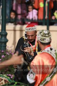 Parade populaire de groupe folkloriques algériens aux cérémonies de clôture de Tlemcen capitale de la culture islamique 2011 (21/04/2012)
