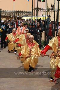 Parade populaire de groupe folkloriques algériens aux cérémonies de clôture de Tlemcen capitale de la culture islamique 2011 (21/04/2012)