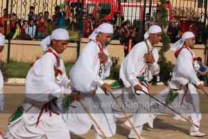 Danse de l\'Alaoui ...Parade populaire de groupe folkloriques algériens aux cérémonies de clôture de Tlemcen capitale de la culture islamique 2011 (21/04/2012)