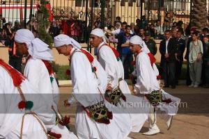 La danse du Allaoui, Parade populaire de groupe folkloriques algériens aux cérémonies de clôture de Tlemcen capitale de la culture islamique 2011 (21/04/2012)