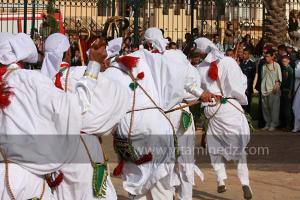 Parade populaire de groupe folkloriques algériens aux cérémonies de clôture de Tlemcen capitale de la culture islamique 2011 (21/04/2012)