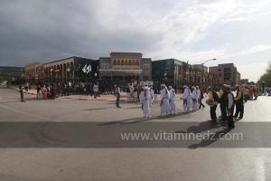 Parade populaire de groupe folkloriques algériens aux cérémonies de clôture de Tlemcen capitale de la culture islamique 2011 (21/04/2012)