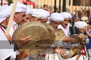 Troupe Tizeghwine Laarfa, Souk Tleta, Parade populaire de groupe folkloriques algériens aux cérémonies de clôture de Tlemcen capitale de la culture islamique 2011 (21/04/2012)